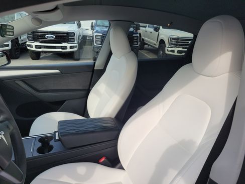 Used 2023 Tesla Model Y Long Range image 9