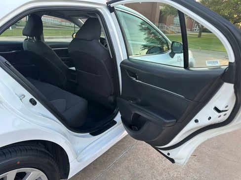 Used 2021 Toyota Camry LE image 20