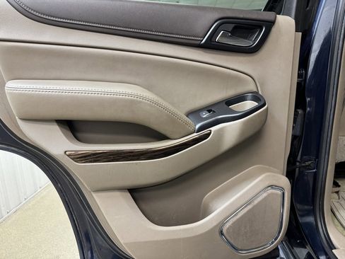 Used 2017 GMC Yukon SLT w/ Premium Edition image 16