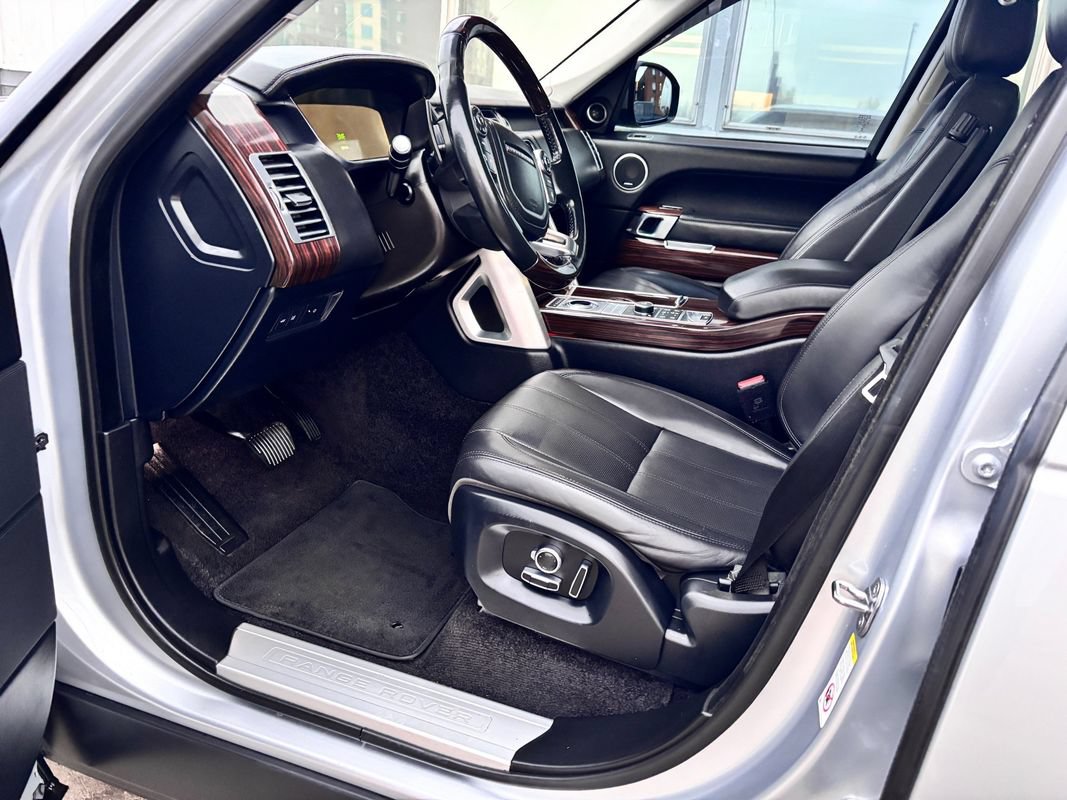 Used 2017 Land Rover Range Rover HSE AWD/4WD image 22