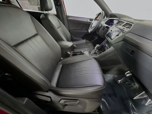 Used 2024 Volkswagen Tiguan SE R-Line FWD image 31