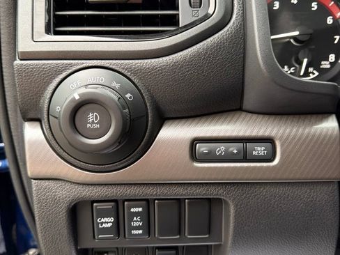 Used 2024 Nissan Titan PRO-4X w/ Pro-4x Convenience Package AWD/4WD image 8