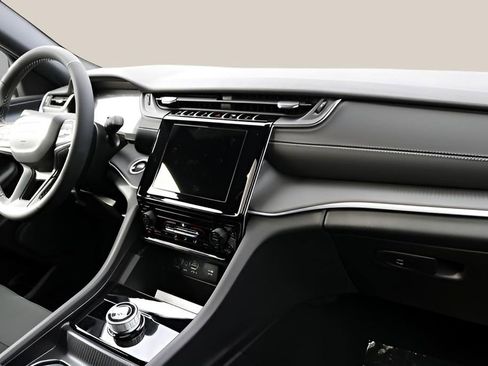 New 2025 Jeep Grand Cherokee L Laredo image 20