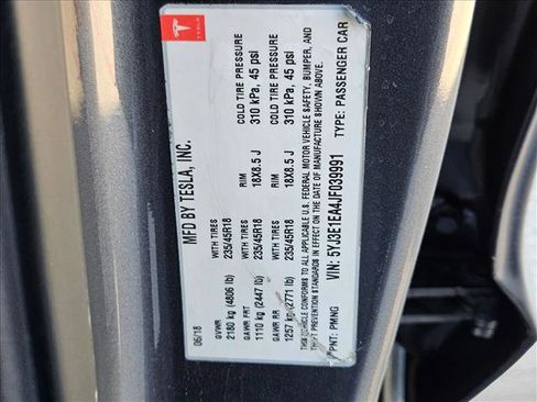 Used 2018 Tesla Model 3 Long Range image 26