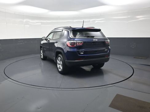 Used 2018 Jeep Compass Latitude AWD/4WD image 5