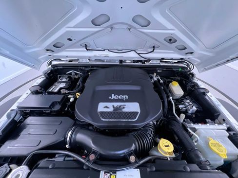 Used 2016 Jeep Wrangler Unlimited Sport w/ Connectivity Group AWD/4WD image 11