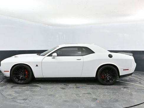 Used 2018 Dodge Challenger R/T Scat Pack w/ Dynamics Package image 9