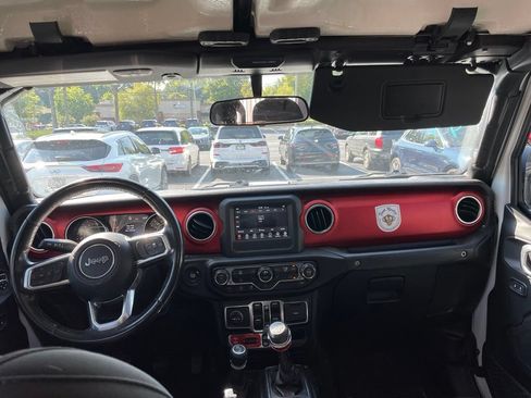 Used 2020 Jeep Gladiator Rubicon AWD/4WD image 5
