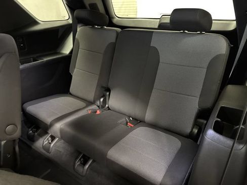 Used 2023 Chevrolet Traverse LT FWD image 14