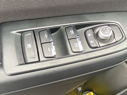 Certified 2025 Subaru Forester Premium AWD/4WD image 20