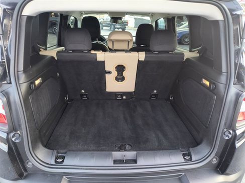 Used 2015 Jeep Renegade Latitude w/ Popular Equipment Group image 29