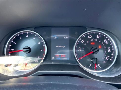 Used 2022 Toyota RAV4 LE FWD image 25