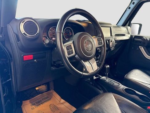 Used 2015 Jeep Wrangler Unlimited Rubicon image 10