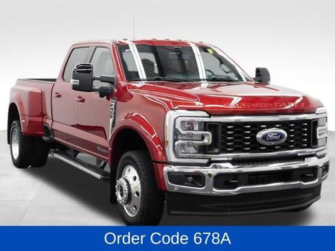 Used 2025 Ford F450 Lariat image 2