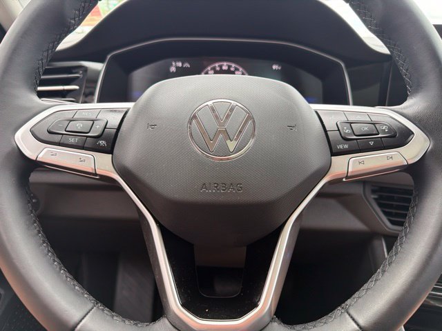Used 2025 Volkswagen Jetta SE FWD image 21