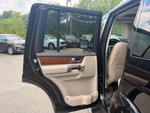Used 2016 Land Rover LR4 HSE AWD/4WD image 19