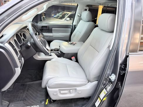 Used 2016 Toyota Sequoia SR5 w/ Premium Package AWD/4WD image 11