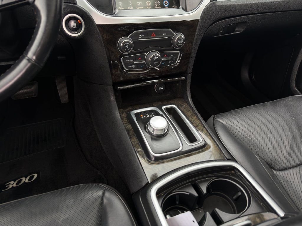 Used 2016 Chrysler 300 C RWD image 15