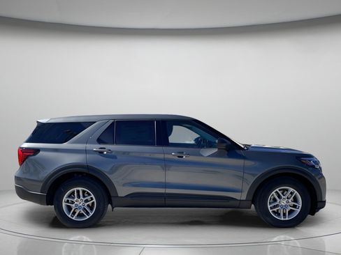New 2026 Ford Explorer Active image 2