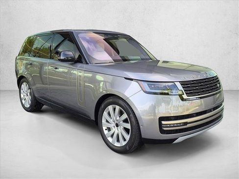 Used 2023 Land Rover Range Rover SE AWD/4WD image 3