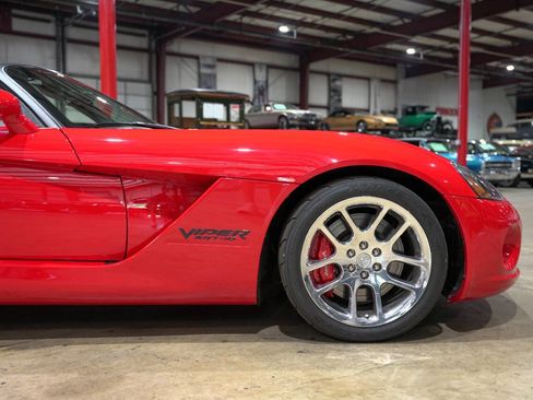 Used 2004 Dodge Viper SRT-10 image 11