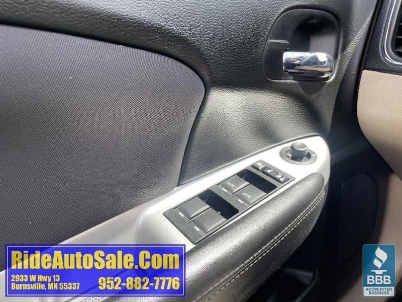 Used 2013 Chrysler 200 Touring FWD image 33