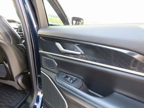 Used 2024 Jeep Grand Cherokee Trailhawk image 14