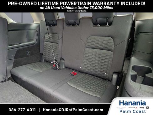 Used 2025 Nissan Pathfinder SV AWD/4WD image 13