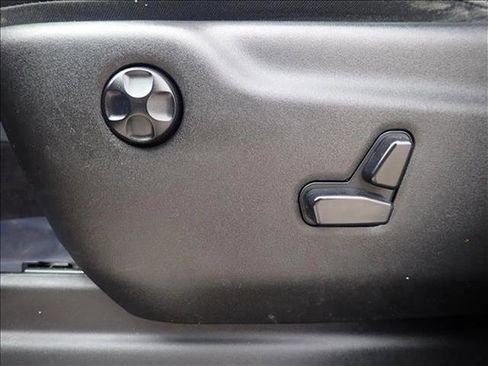 Used 2017 Jeep Grand Cherokee Limited w/ Luxury Group II image 12