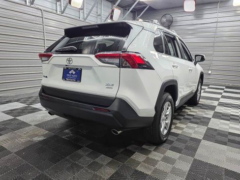Used 2020 Toyota RAV4 XLE w/ Convenience Package AWD/4WD image 5