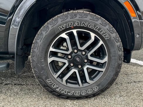 Used 2024 Ford Ranger Lariat w/ FX4 Off-Road Package image 12