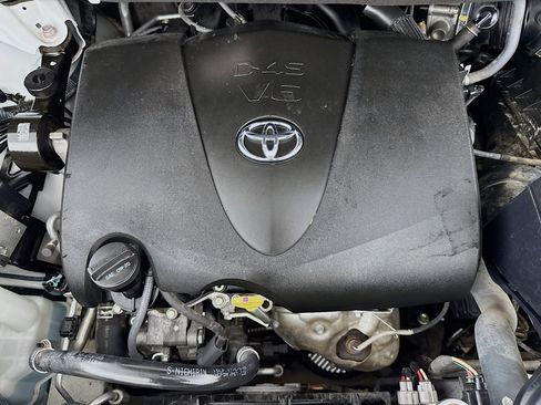 Used 2019 Toyota Sienna L image 37