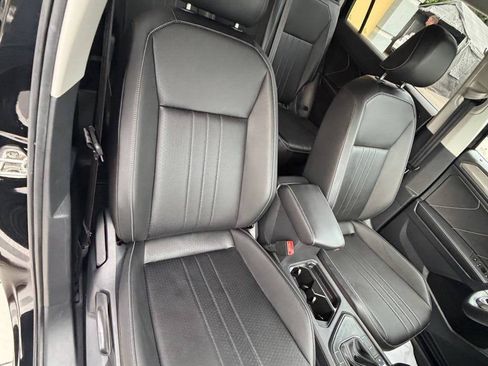 Used 2023 Volkswagen Tiguan SE FWD image 20