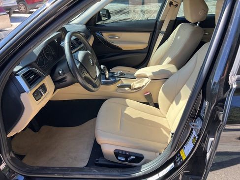 Used 2017 BMW 320i xDrive Sedan AWD/4WD image 11