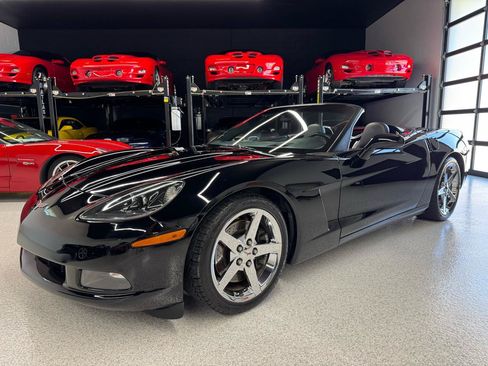 Used 2007 Chevrolet Corvette Convertible w/ Preferred Equipment Group RWD image 4