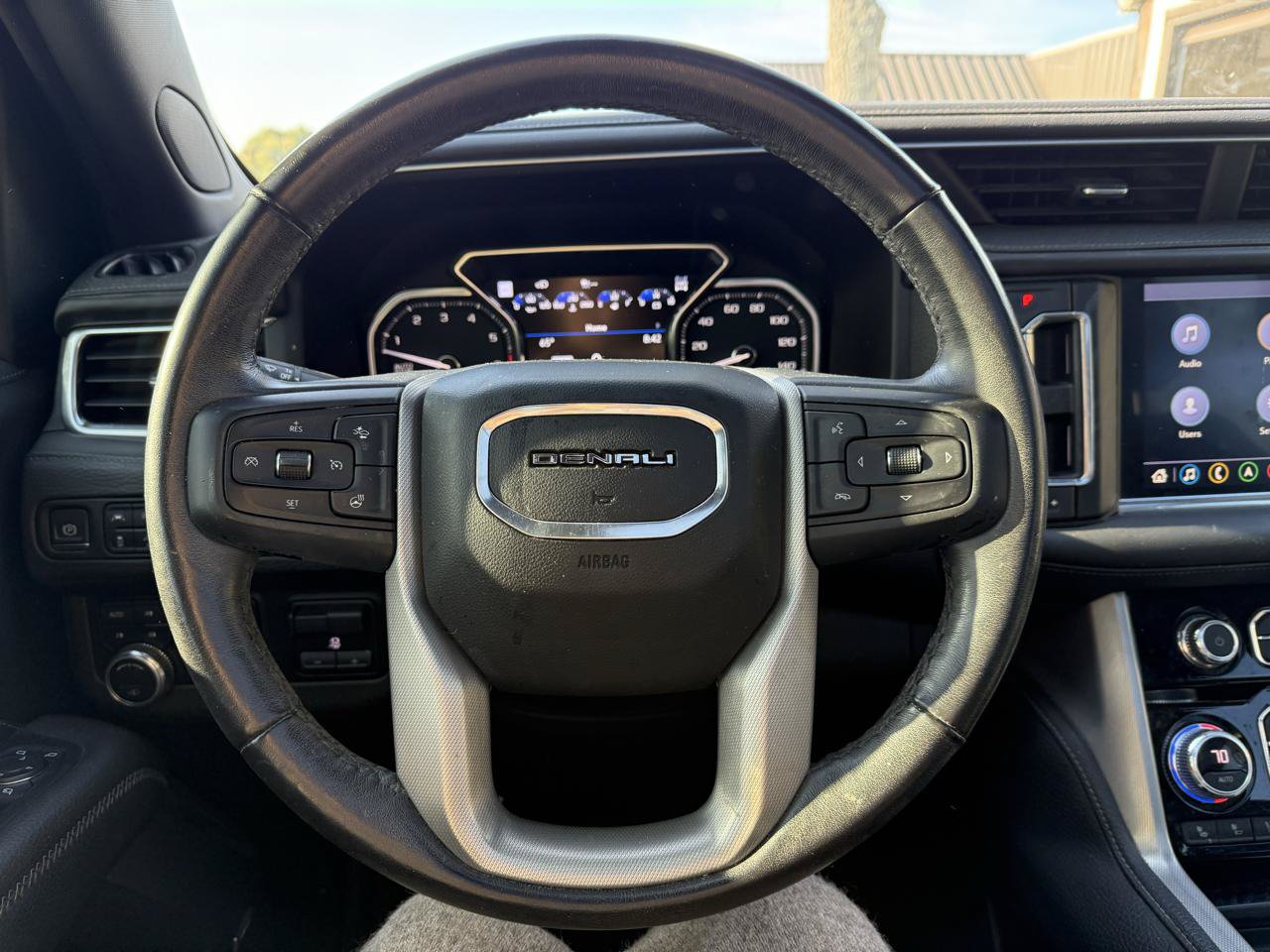 Used 2021 GMC Yukon Denali w/ Denali Ultimate Package AWD/4WD image 9