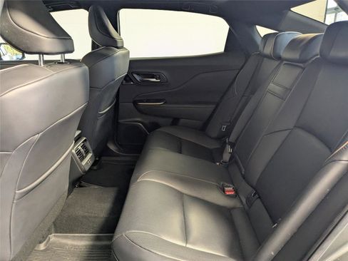 Used 2023 Toyota Crown Limited image 30