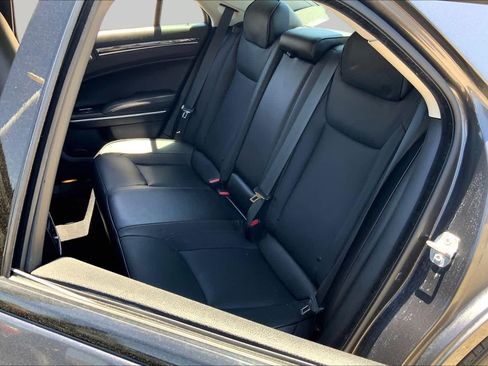 Used 2022 Chrysler 300 Touring L w/ Popular Equipment Group AWD/4WD image 20