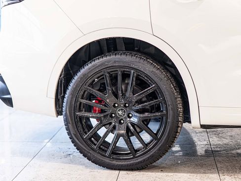 Used 2021 Maserati Levante GranSport image 11