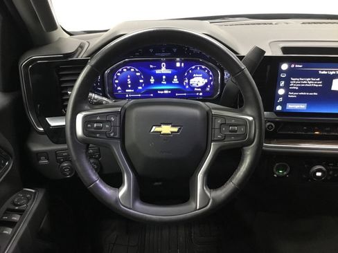 Used 2022 Chevrolet Silverado 1500 LT AWD/4WD image 29