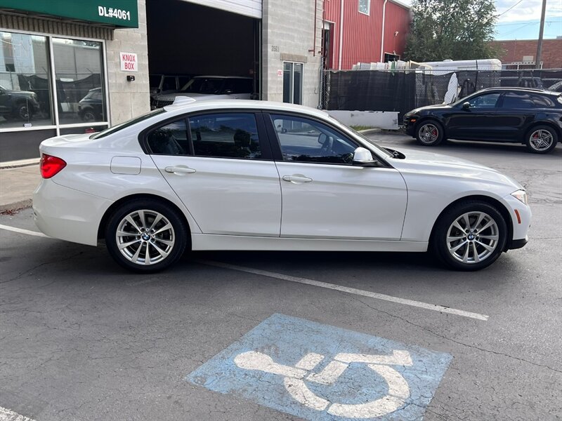 Used 2016 BMW 320i xDrive Sedan AWD/4WD image 8