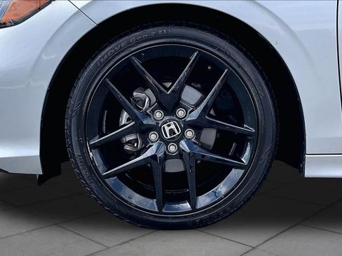 Used 2025 Honda Civic Sport image 11