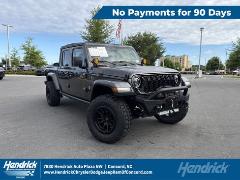 Certified 2025 Jeep Gladiator Sport AWD/4WD image 1