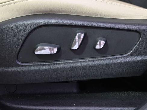 Used 2018 Cadillac XT5 Premium Luxury AWD/4WD image 14