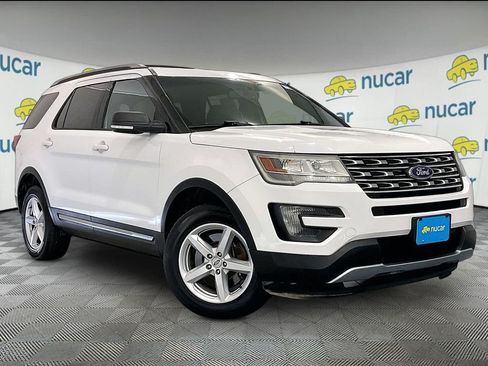 Used 2016 Ford Explorer XLT w/ Equipment Group 201A AWD/4WD image 1