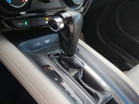 Used 2019 Honda HR-V LX image 15