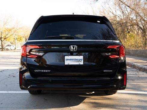 Certified 2026 Honda Odyssey Touring image 5