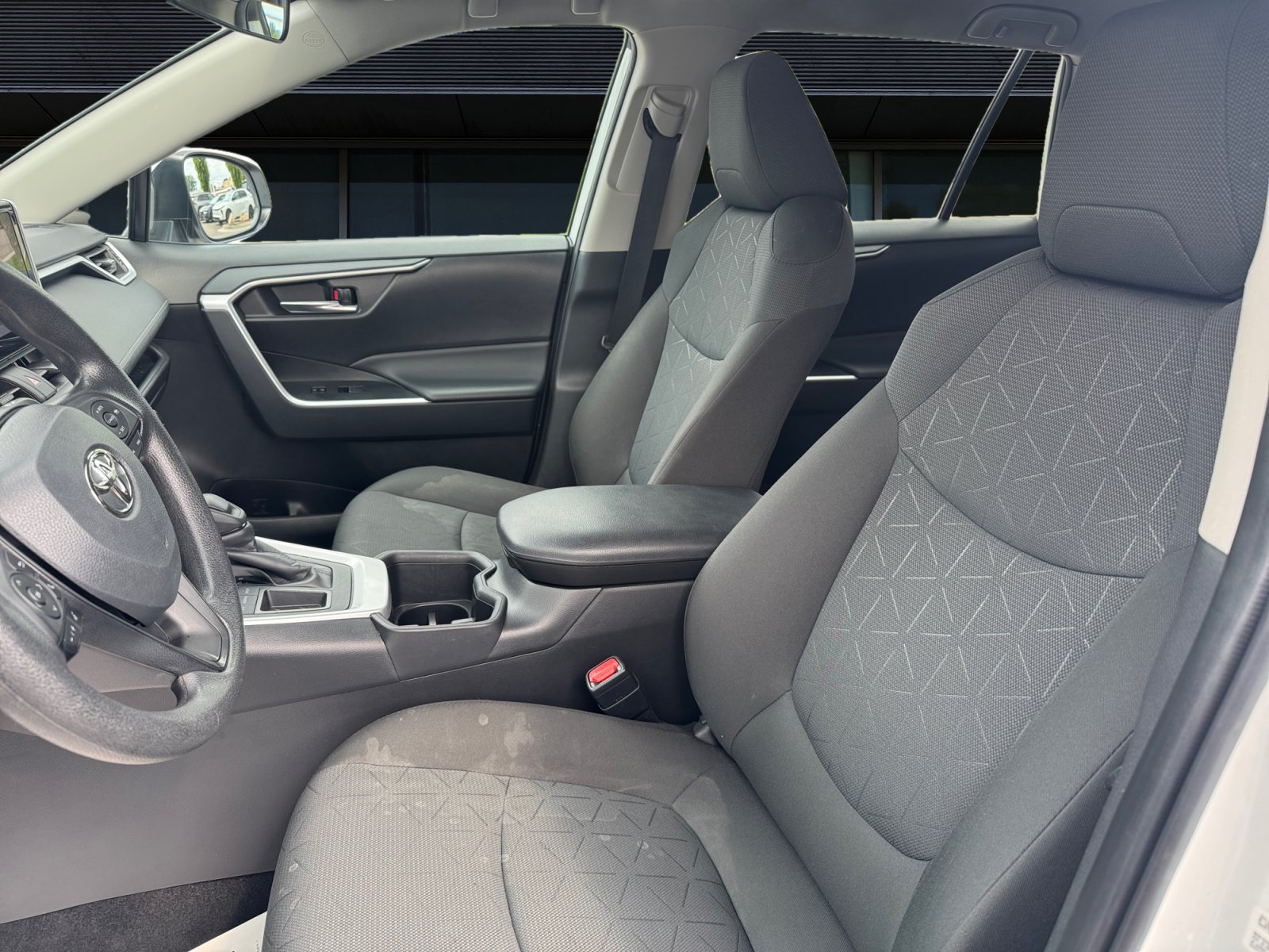 Used 2024 Toyota RAV4 XLE FWD image 2