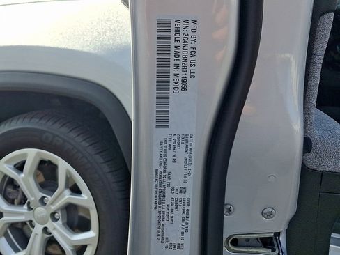 Used 2024 Jeep Compass Latitude image 26