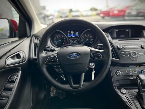 Used 2016 Ford Focus SE image 11